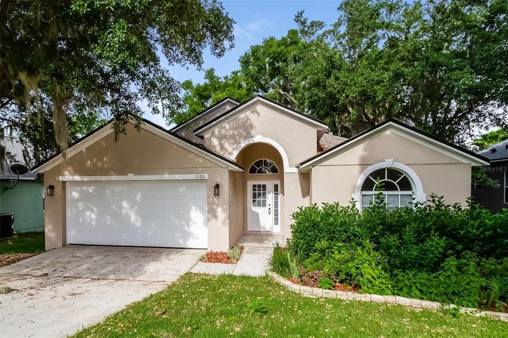 1320 WINGED FOOT DRIVE APOPKA, FL 32712