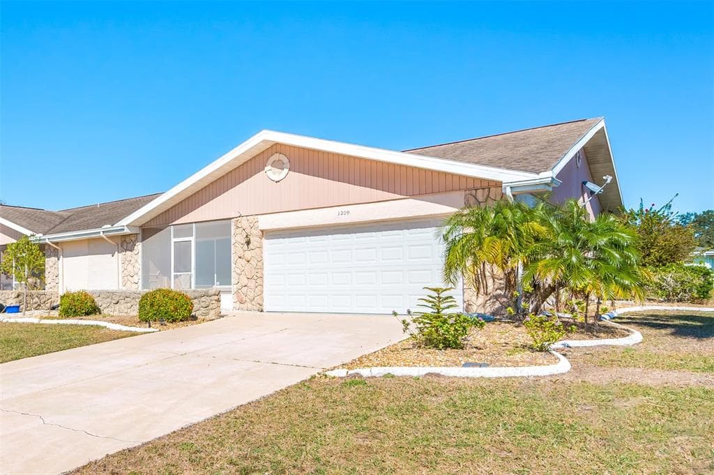 1209 WILD FEATHER LANE SUN CITY CENTER, FL 33573