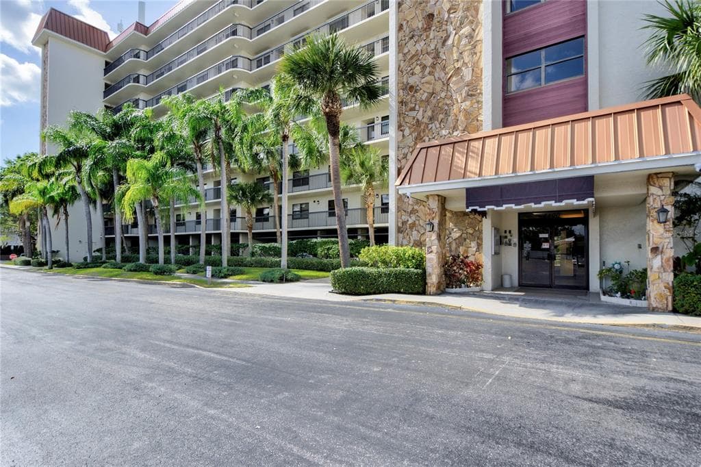 5400 PARK STREET N UNIT 112 ST PETERSBURG, FL 33709