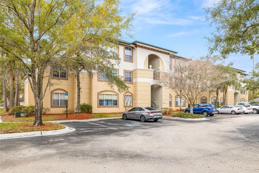 17101 CARRINGTON PARK DRIVE UNIT 416 TAMPA, FL 33647