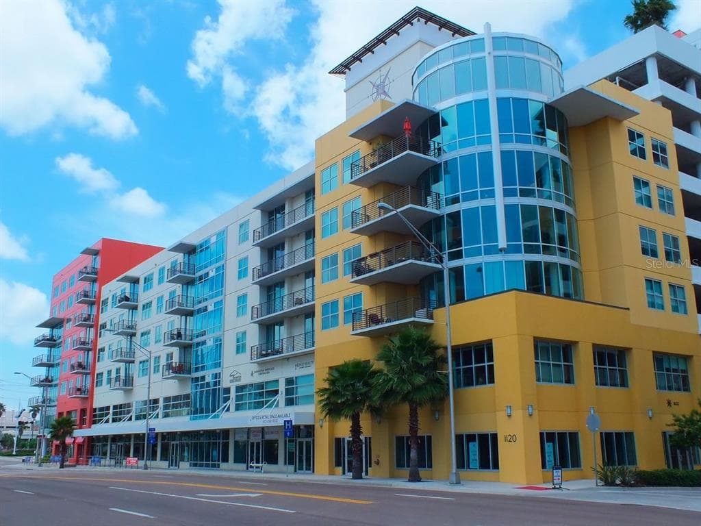 1208 E KENNEDY BOULEVARD UNIT 1220 TAMPA, FL 33602