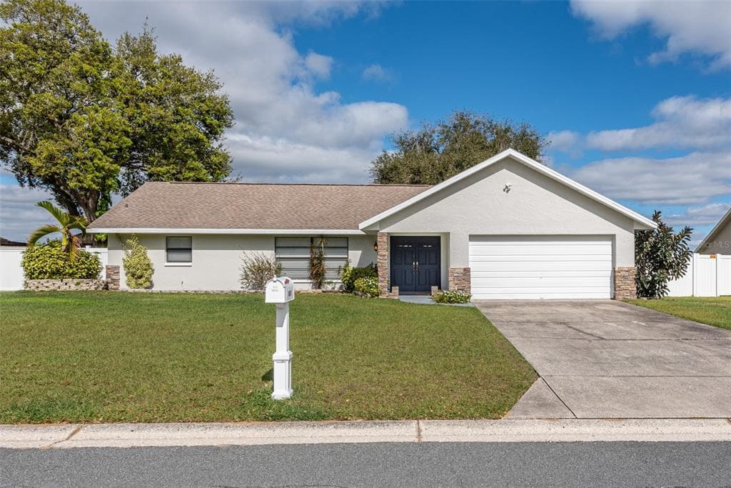 4541 MOHICAN TRAIL VALRICO, FL 33596