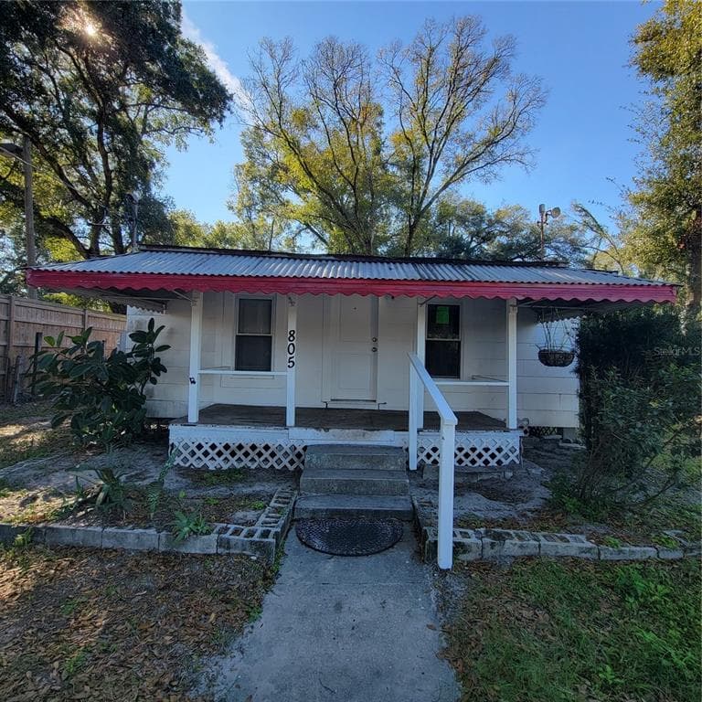 805 E SKAGWAY AVENUE TAMPA, FL 33604