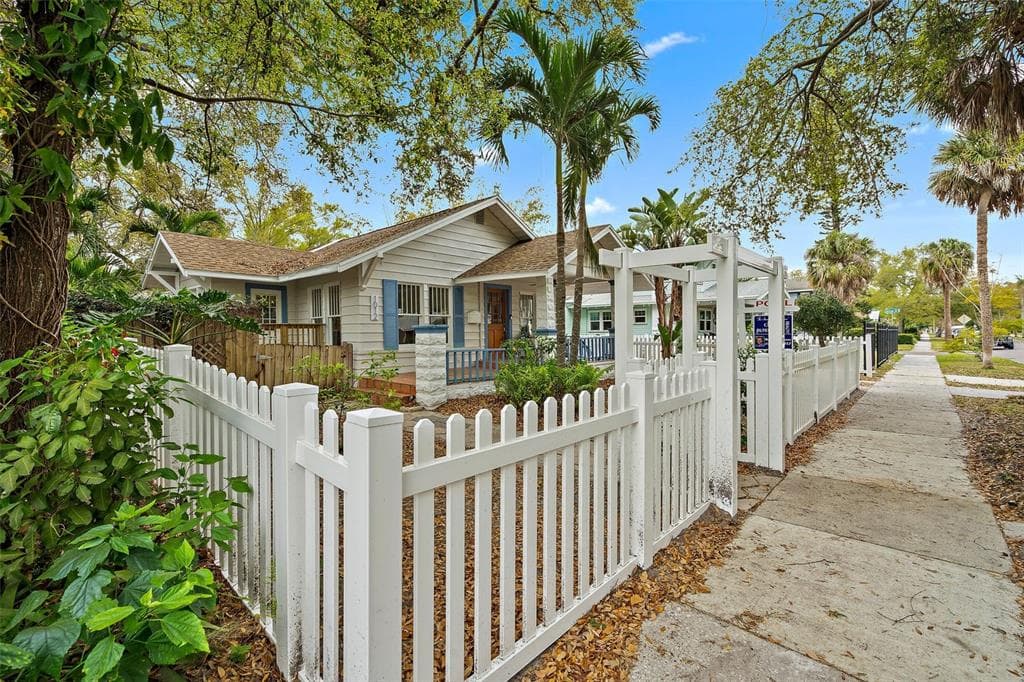 1012 21ST AVENUE N ST PETERSBURG, FL 33704
