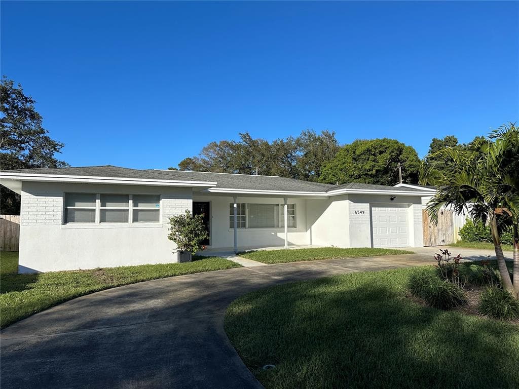 6549 RENALDO WAY S ST PETERSBURG, FL 33707