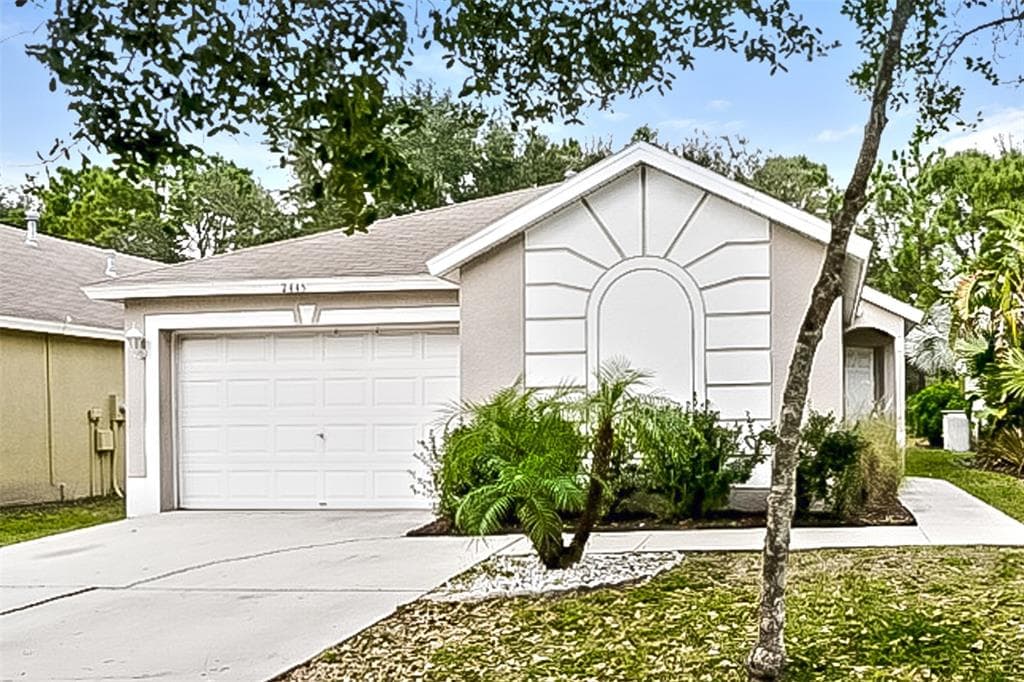 7445 OXFORD GARDEN CIRCLE APOLLO BEACH, FL 33572