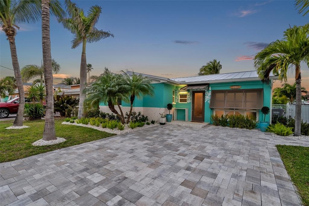 230 145TH AVENUE E MADEIRA BEACH, FL 33708