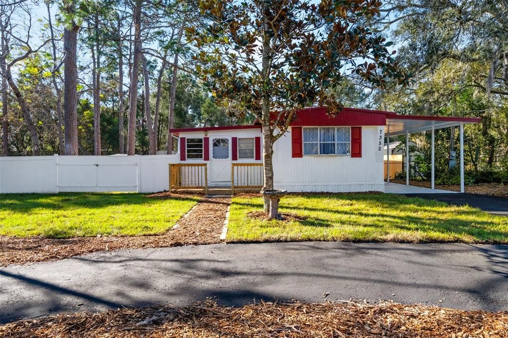 7352 SEALAWN DRIVE SPRING HILL, FL 34606