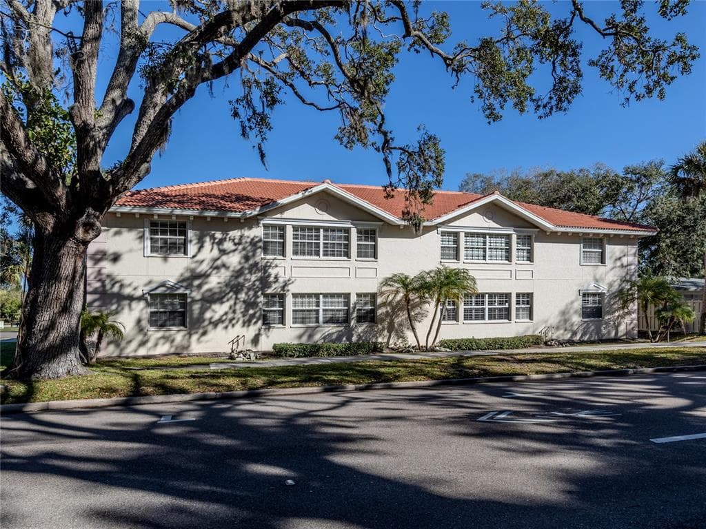 528 W VENICE AVENUE UNIT 2 VENICE, FL 34285