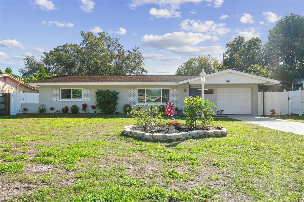 12174 83RD AVENUE SEMINOLE, FL 33772