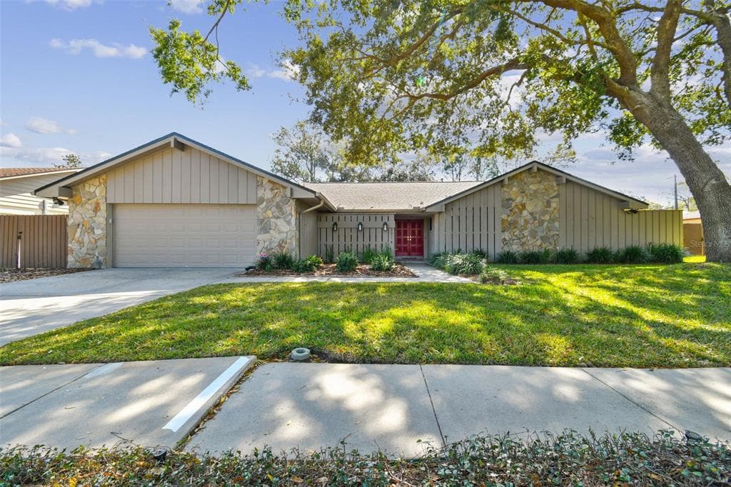 3714 HAVERHILL DRIVE TAMPA, FL 33618