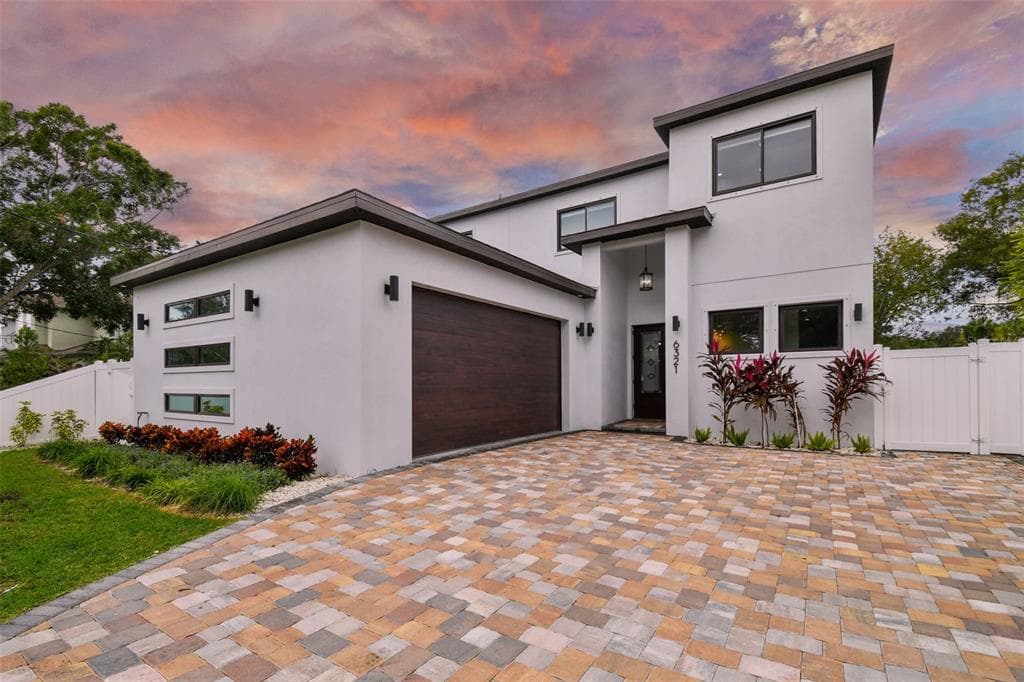 6321 S MACDILL AVENUE TAMPA, FL 33611