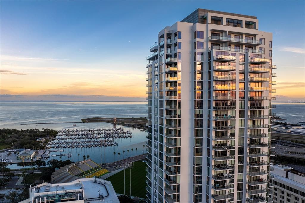 301 1ST STREET S UNIT 3502 ST PETERSBURG, FL 33701