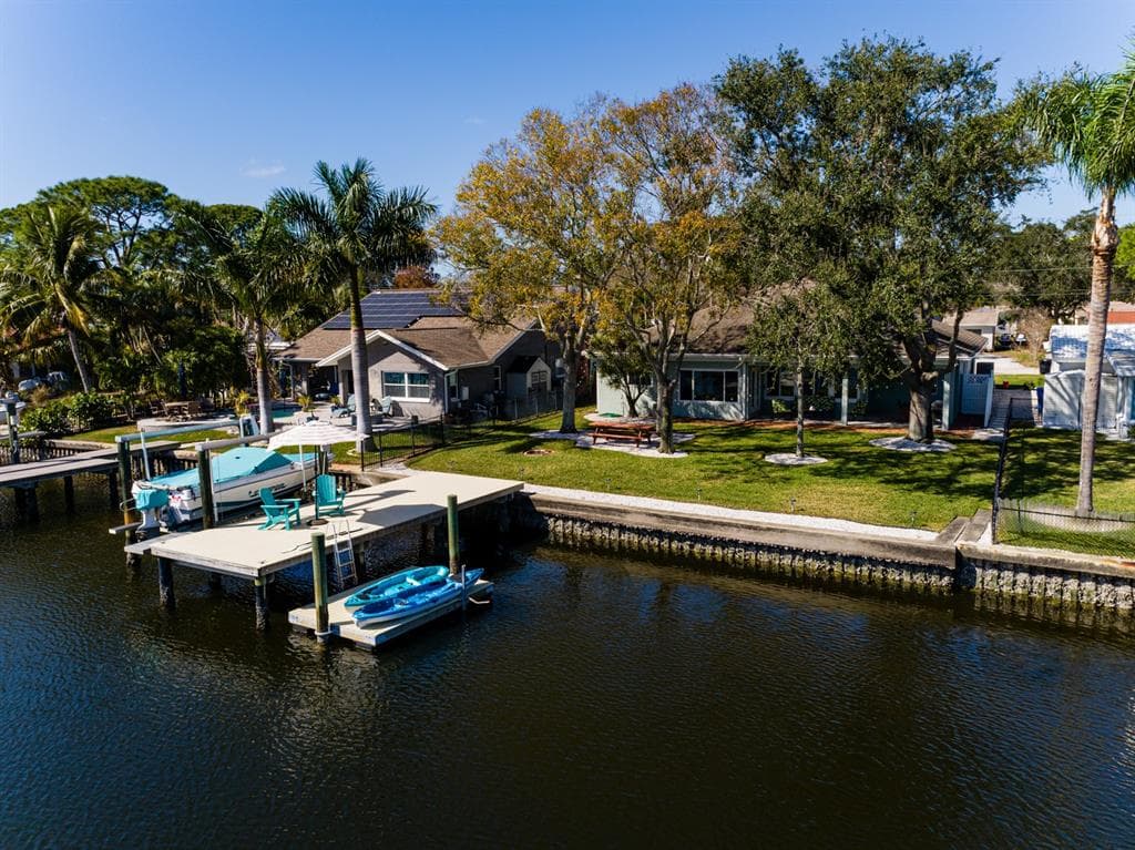 260 SUNLIT COVE DRIVE NE ST PETERSBURG, FL 33702