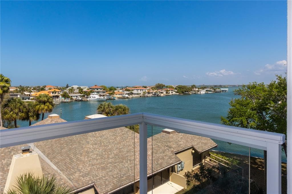415 ISLAND WAY UNIT 412 CLEARWATER, FL 33767