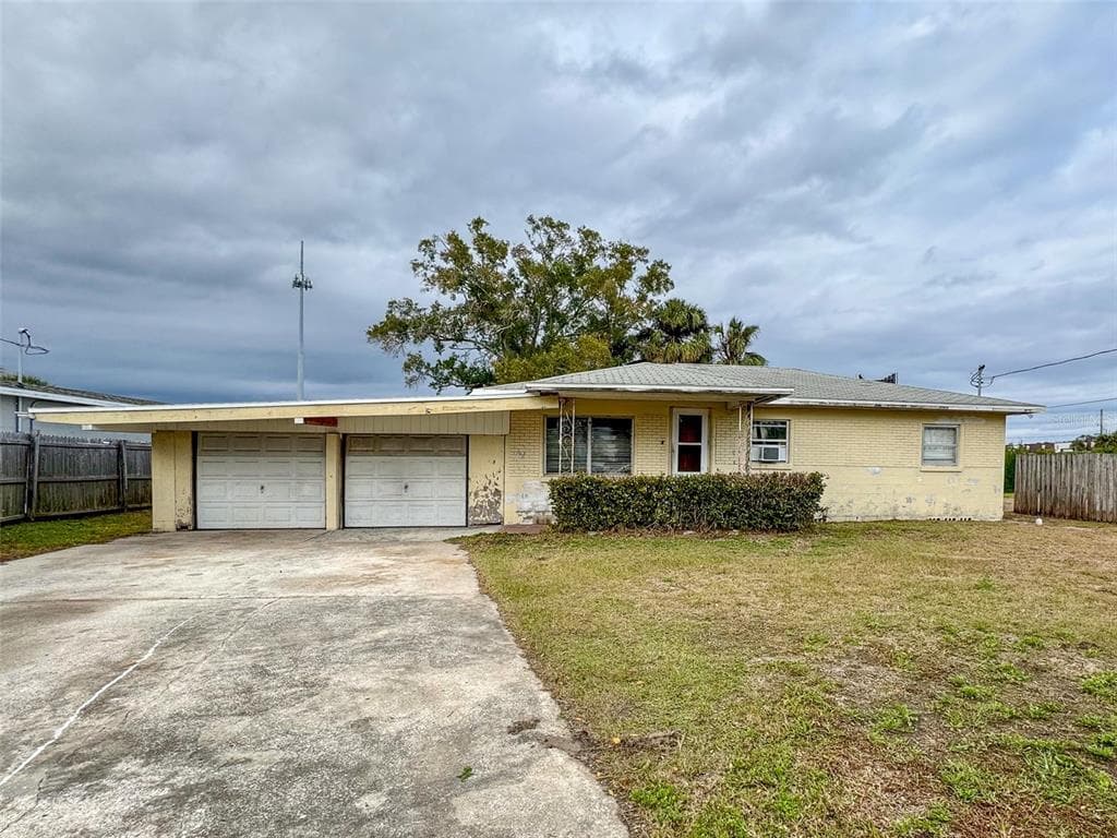8937 ROCKY CREEK DRIVE TAMPA, FL 33615
