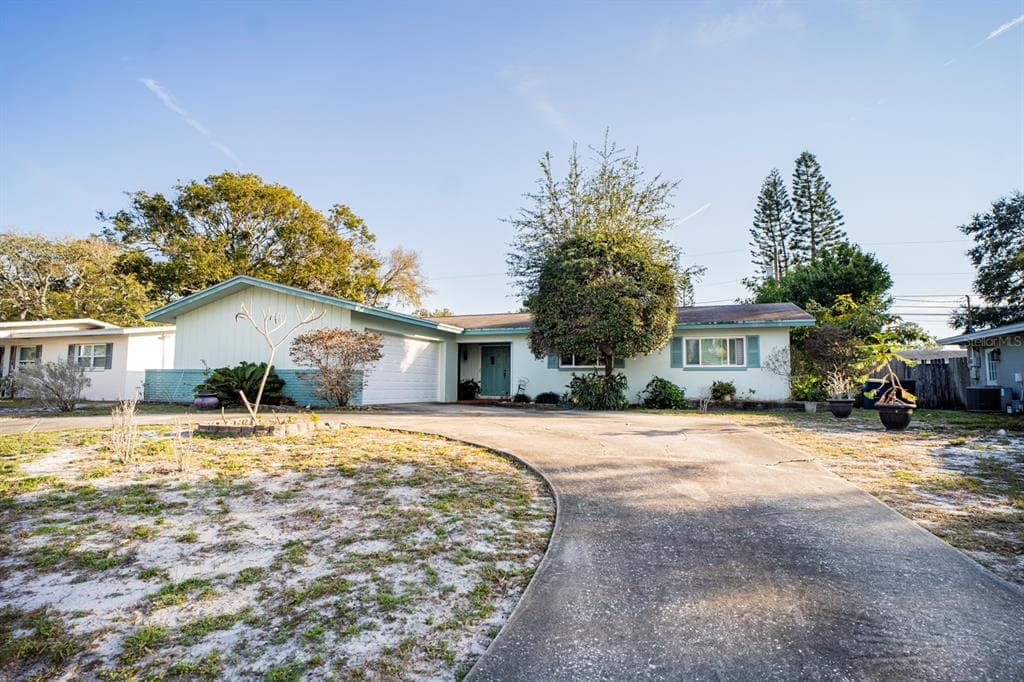 1721 THAMES STREET CLEARWATER, FL 33755