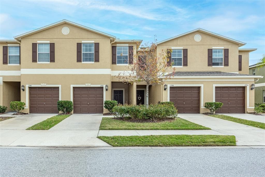 1242 ACADIA HARBOR PLACE BRANDON, FL 33511