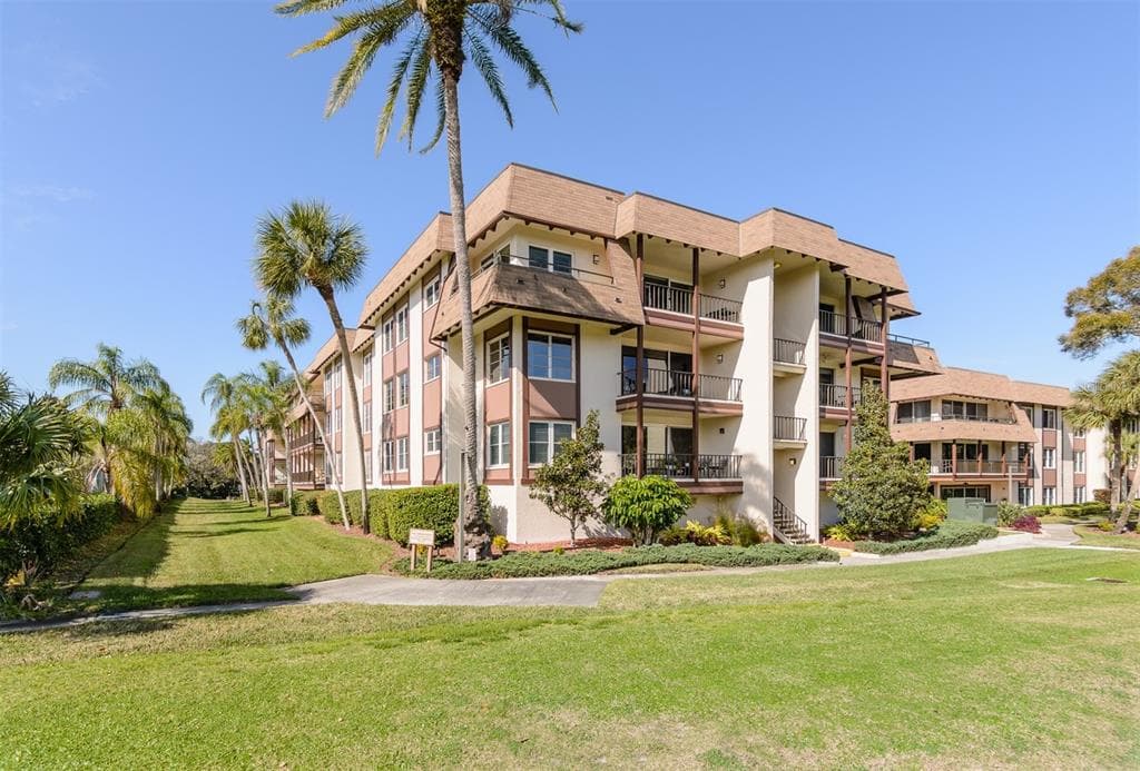 3021 COUNTRYSIDE BOULEVARD UNIT 38A CLEARWATER, FL 33761