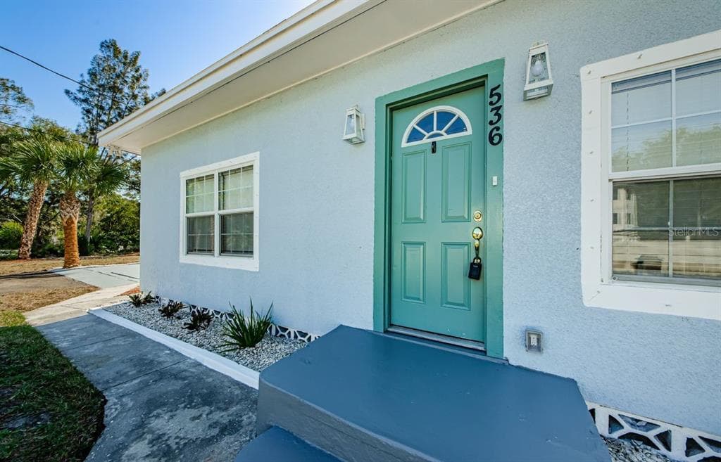 536 MIDWAY LANE TARPON SPRINGS, FL 34689