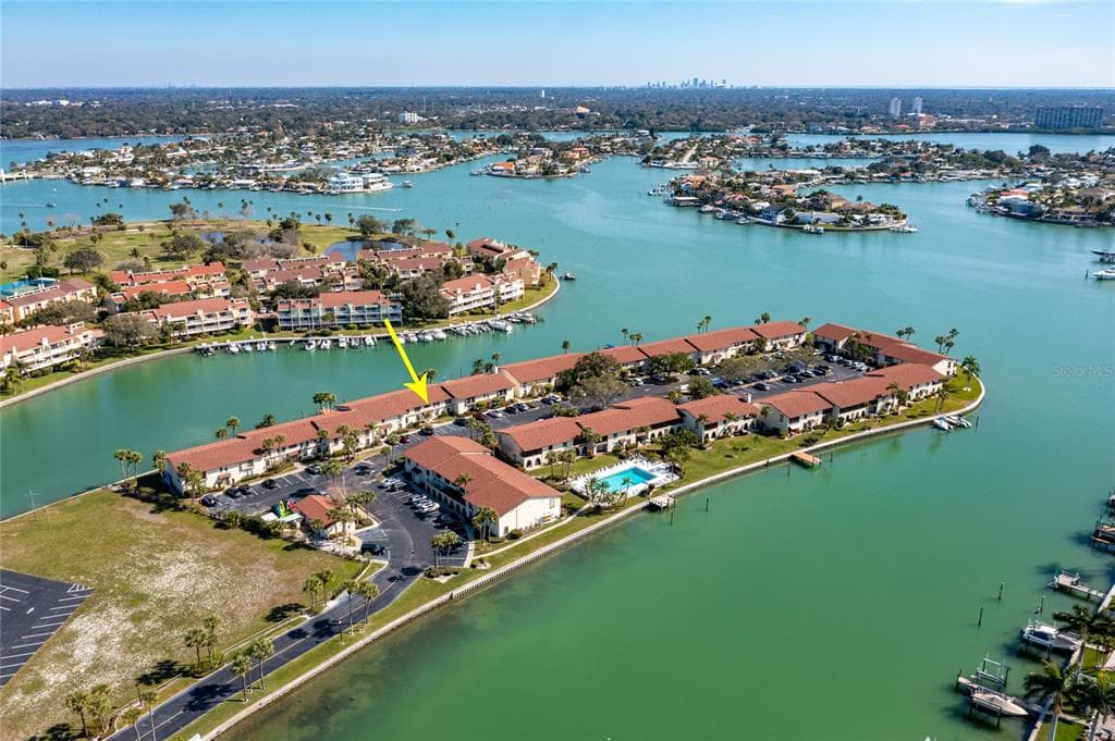 548 PLAZA SEVILLE COURT UNIT 90 TREASURE ISLAND, FL 33706