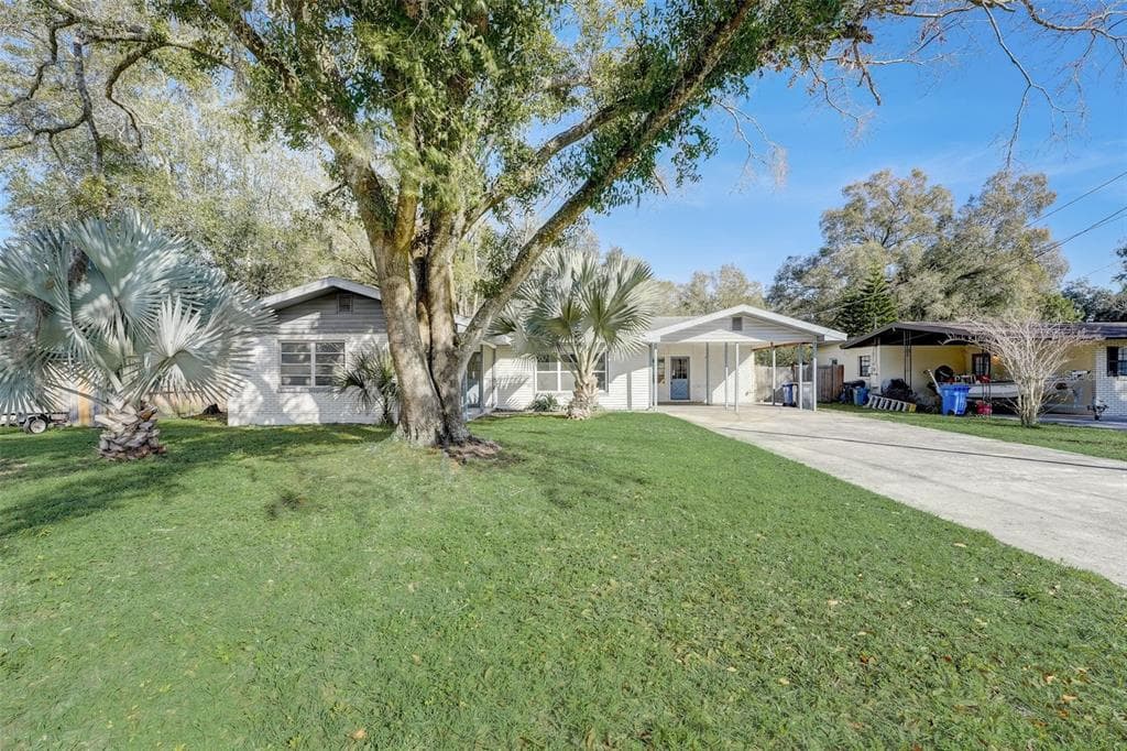815 W 124TH AVENUE TAMPA, FL 33612