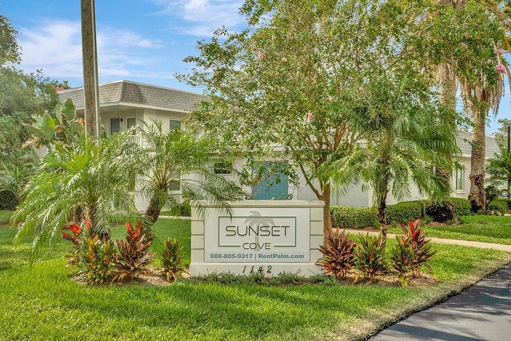1142 SUNSET POINT ROAD UNIT 26 CLEARWATER, FL 33755