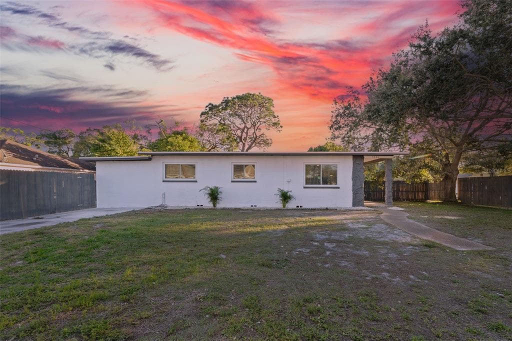 7086 50TH AVENUE N ST PETERSBURG, FL 33709