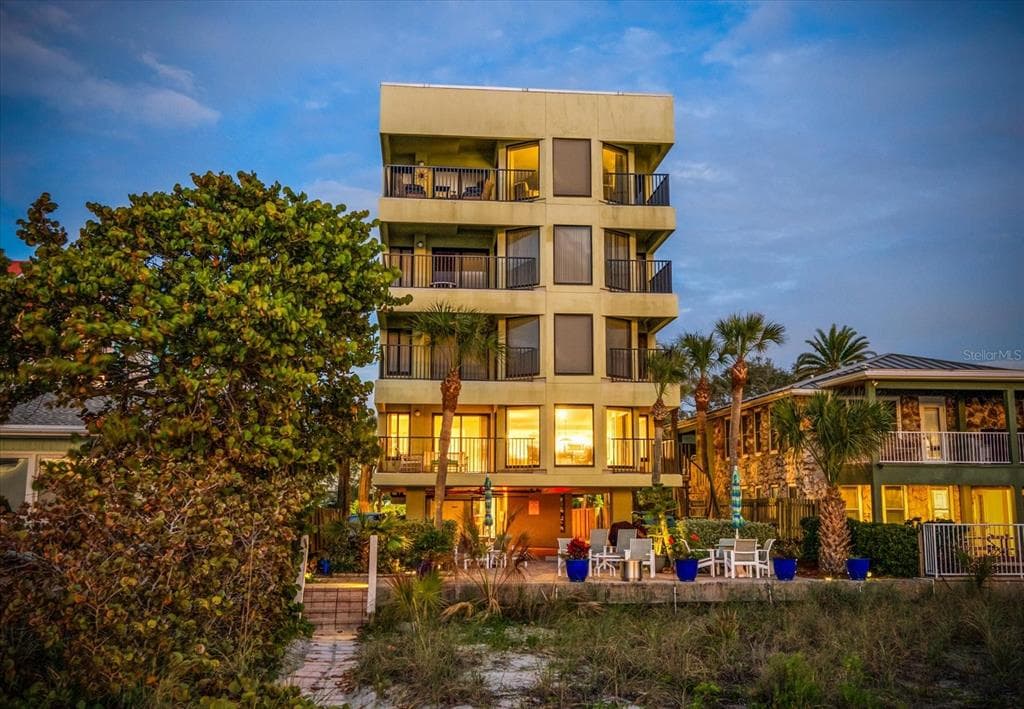 74 GULF BOULEVARD UNIT 1A INDIAN ROCKS BEACH, FL 33785