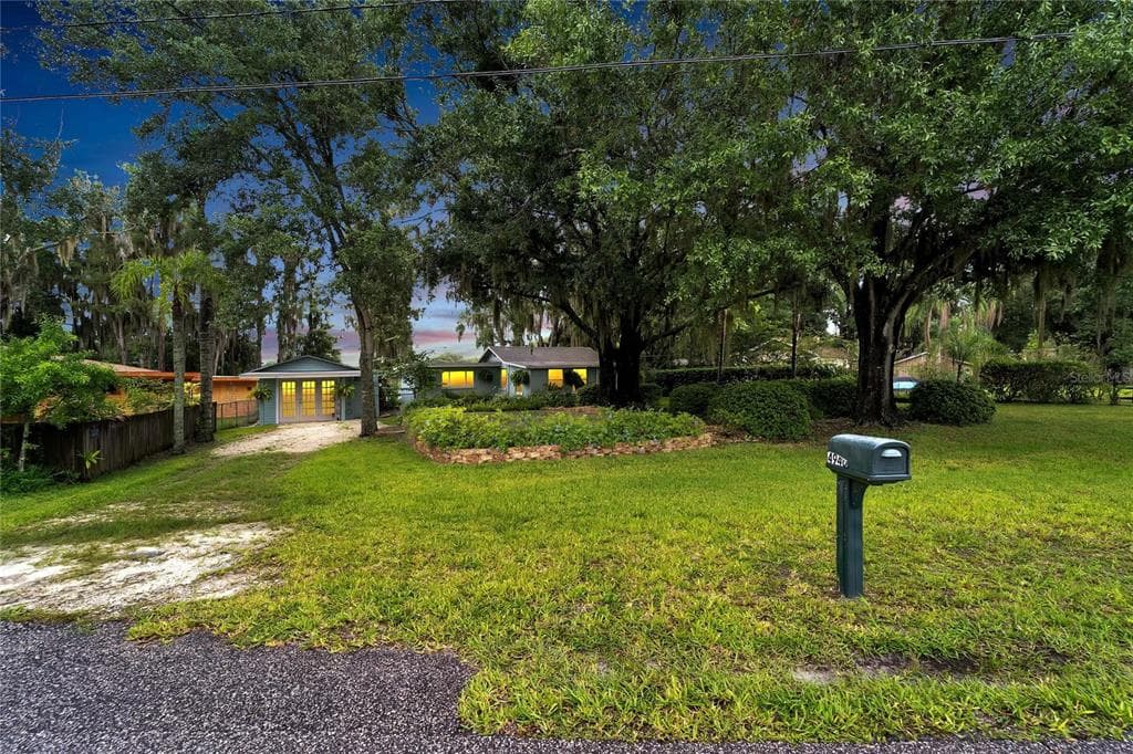 4940 SCHOOL ROAD LAND O LAKES, FL 34638