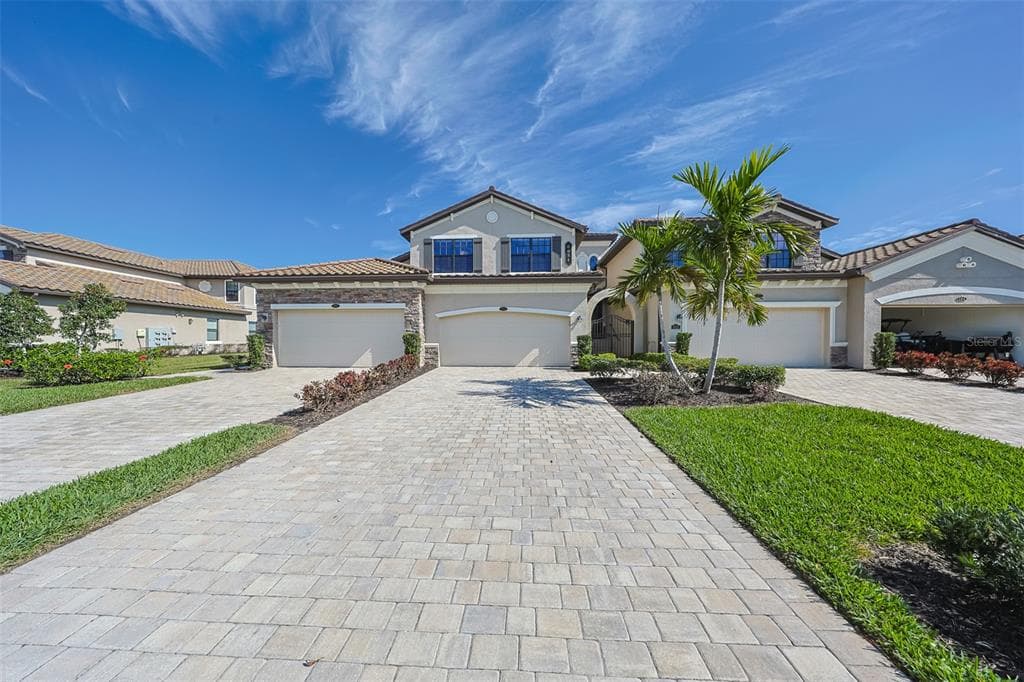 6031 WAKE FOREST RUN UNIT 102 BRADENTON, FL 34211