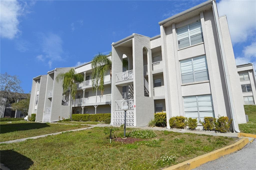 2625 STATE ROAD 590 UNIT 1323 CLEARWATER, FL 33759