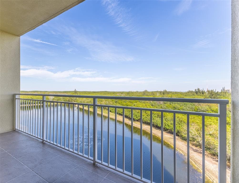 10851 MANGROVE CAY LANE NE UNIT 614 ST PETERSBURG, FL 33716