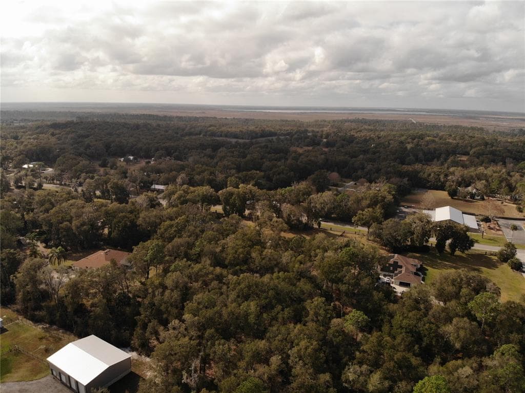 1909 S FARM ROAD DELAND, FL 32720