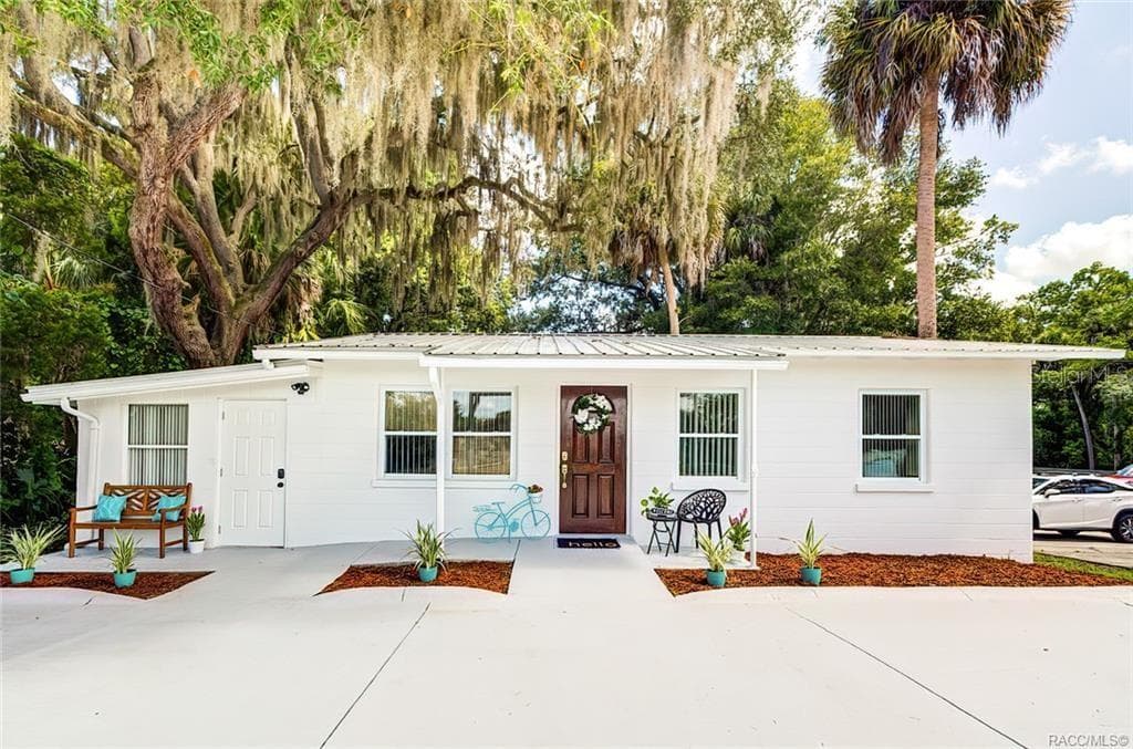 431 NE 1ST STREET CRYSTAL RIVER, FL 34429