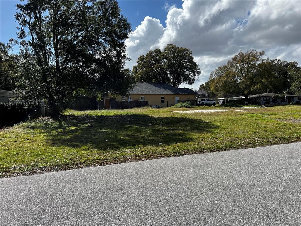 1808 W ERNA DRIVE TAMPA, FL 33603