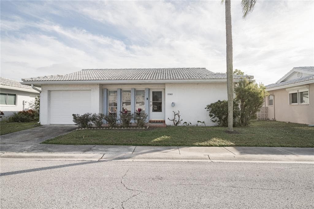 5382 MAGNOLIA TRAIL N PINELLAS PARK, FL 33782