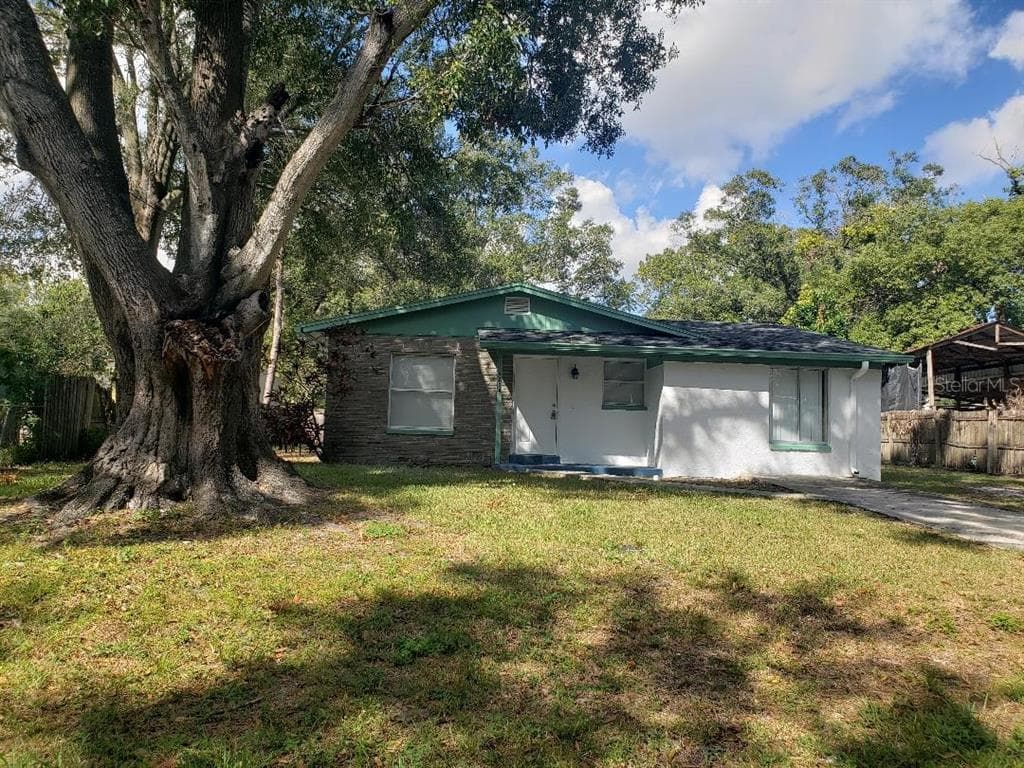 4204 EMPIRE PLACE TAMPA, FL 33610