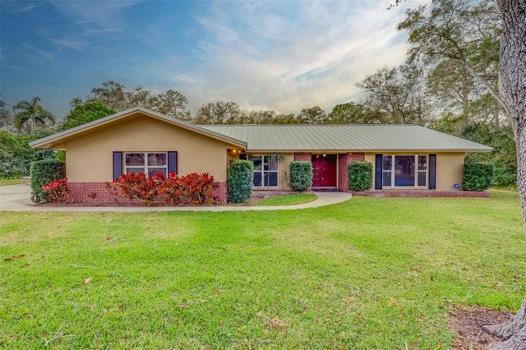 2171 PADDOCK CIRCLE DUNEDIN, FL 34698
