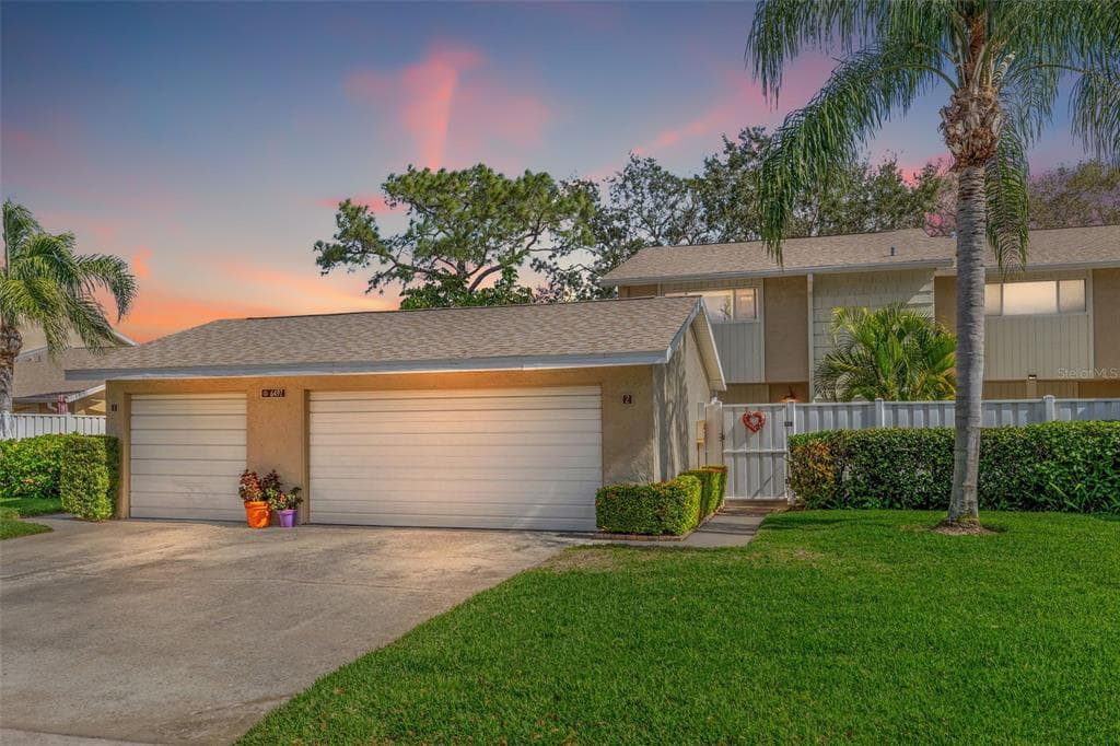 6497 CAPE HATTERAS WAY NE UNIT 2 ST PETERSBURG, FL 33702