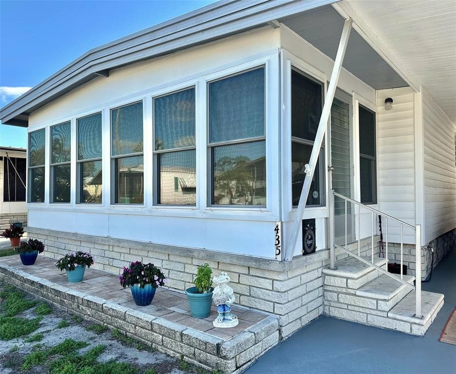 9790 66TH STREET N UNIT 435 PINELLAS PARK, FL 33782