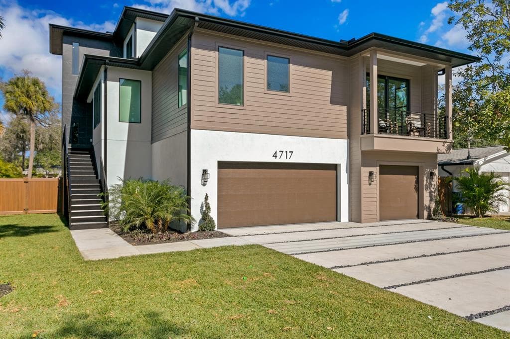 4717 W ESTRELLA STREET TAMPA, FL 33629