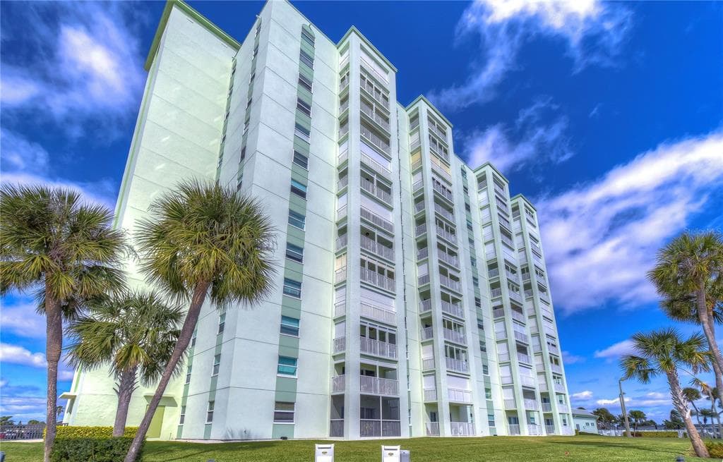 400 64TH AVENUE UNIT 108 ST PETE BEACH, FL 33706