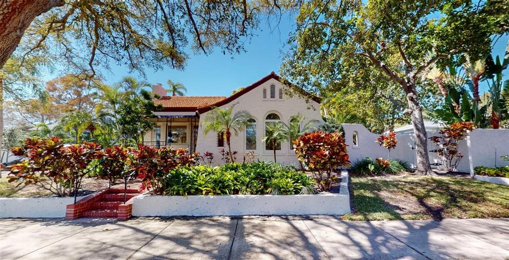 101 21ST AVENUE N ST PETERSBURG, FL 33704