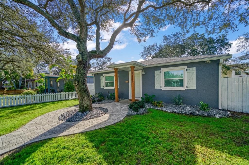 3134 W VARN AVENUE TAMPA, FL 33611