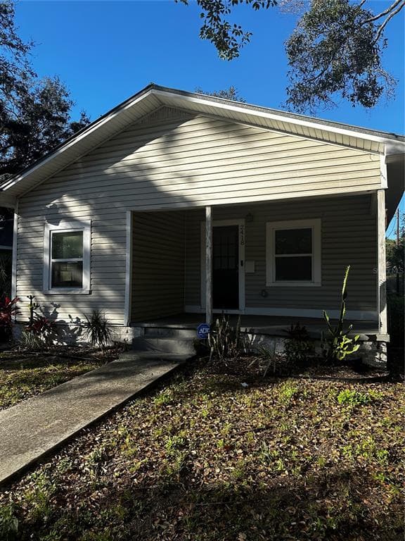 2418 E NORTH BAY STREET TAMPA, FL 33610