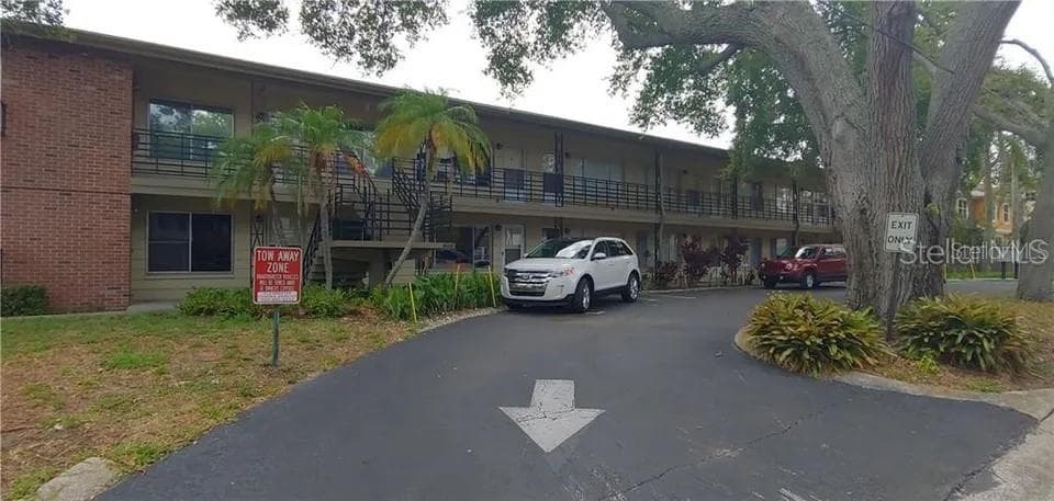 1257 DREW STREET UNIT 4 CLEARWATER, FL 33755