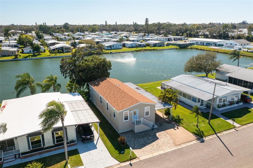 206 51ST AVENUE E BRADENTON, FL 34203