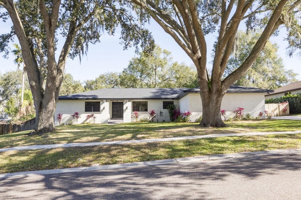 2536 LAURELWOOD LANE VALRICO, FL 33596