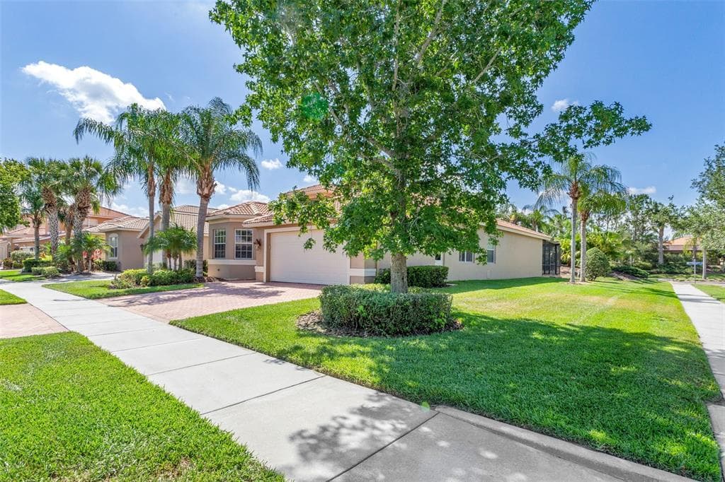 5052 SANDY BROOK CIRCLE WIMAUMA, FL 33598